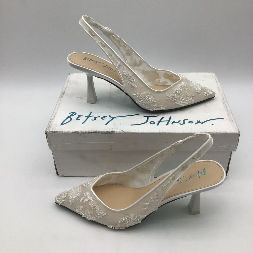 Betsey Johnson COSMO Ivory Beaded Mesh Slingback Kitten Heel Womens Size 7M NEW